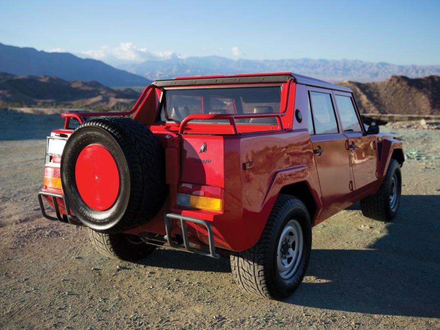  Lamborghini LM002 1989 года  (фото 17 из 19)